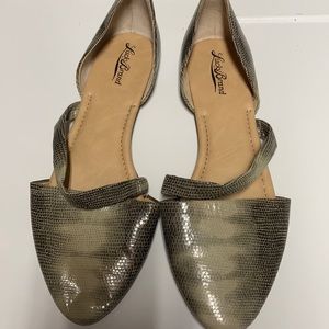 Ladies flats